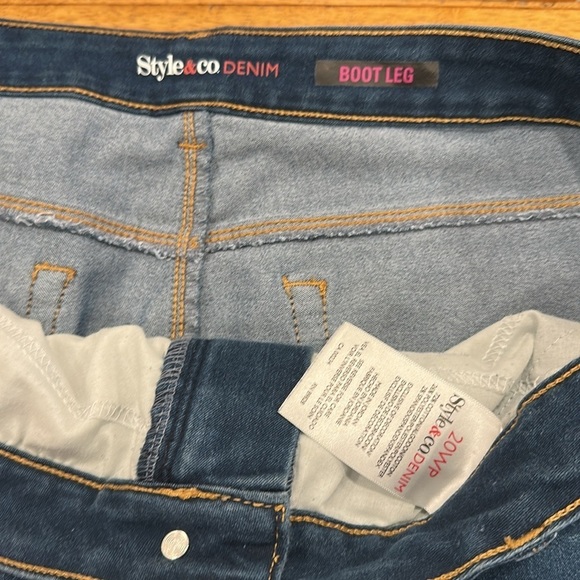 Style and Co Boot Leg women’s jeans 20WP (2 of 2 listings) - Picture 2 of 3